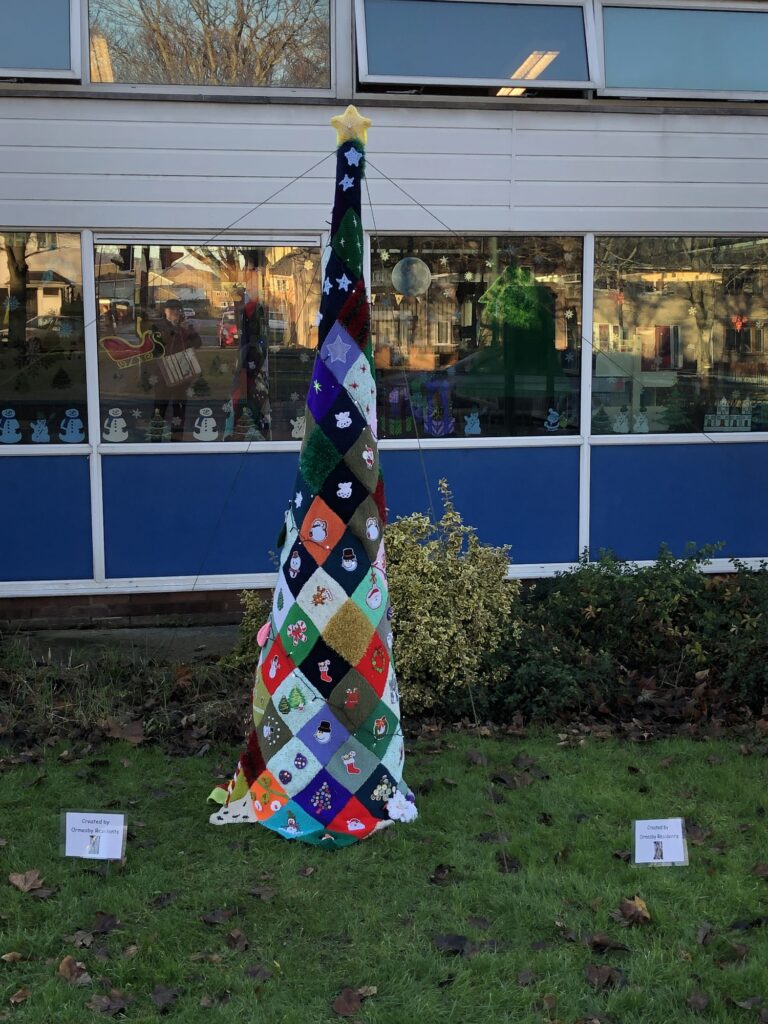 Xmas Tree made from knitted squares